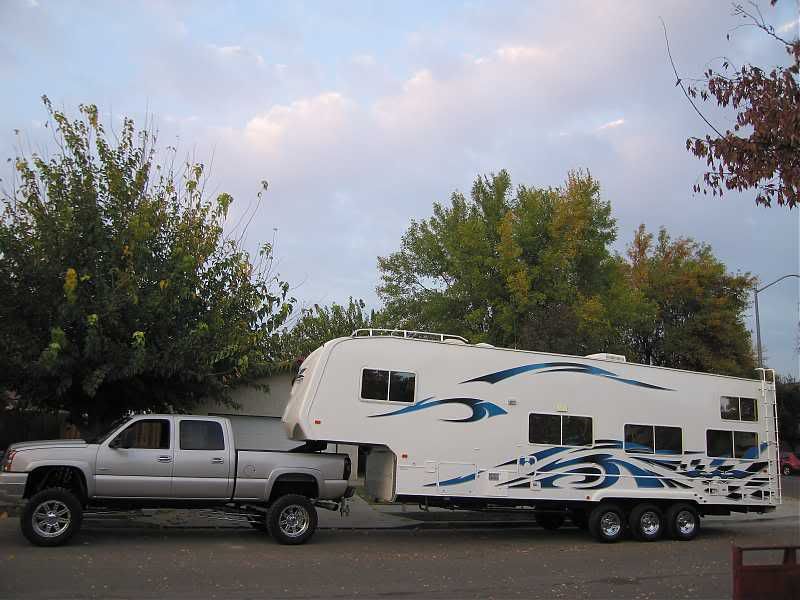 Towing 5th wheel lifted 2500hd Chevy Truck Forum GMC Truck Forum