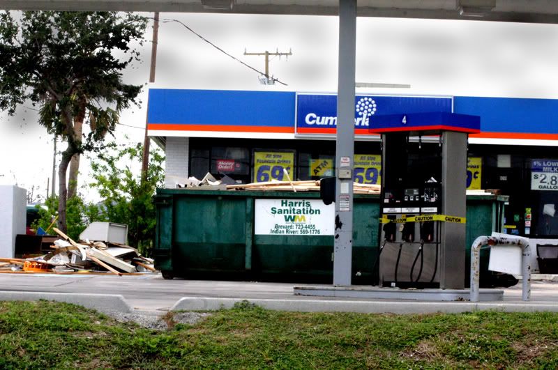 IMAGE: http://i145.photobucket.com/albums/r213/joanfstel/HurricaneCharlieaftermath4.jpg