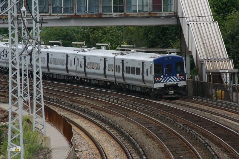 IMAGE: http://i145.photobucket.com/albums/r213/joanfstel/M7station.jpg