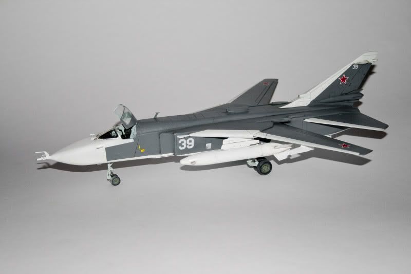Su-24Fencer1of5.jpg