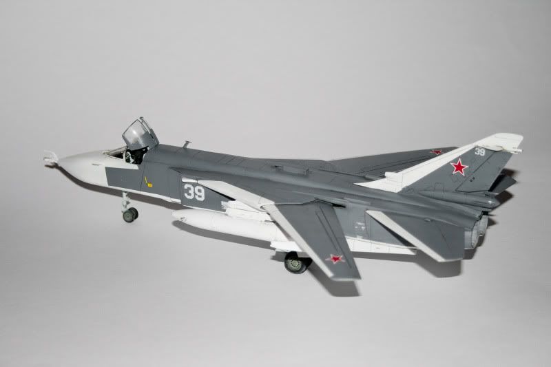 Su-24Fencer3of5.jpg