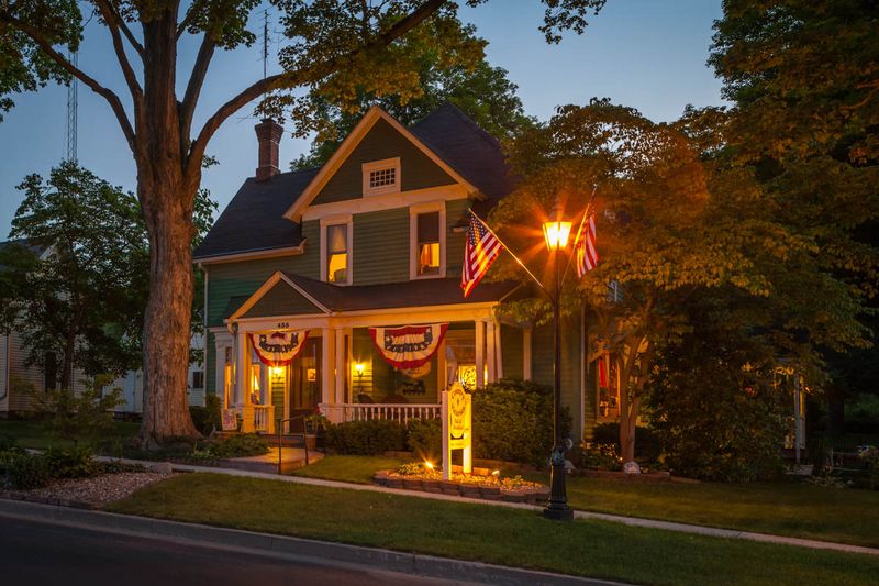  Country Victorian Bed & Breakfast 