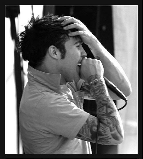 pete wentz singing photo