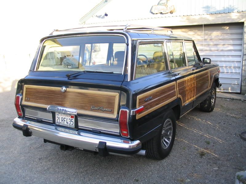 GrandWagoneer005.jpg
