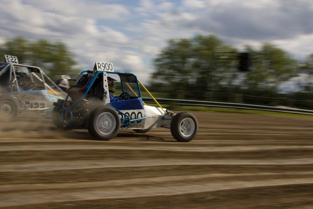 IMAGE: http://i145.photobucket.com/albums/r223/chrispons/GR4M3391.jpg