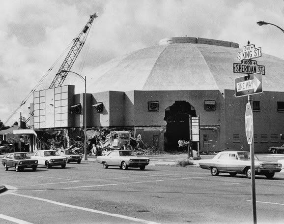 1974HonoluluCivicAuditorium.jpg