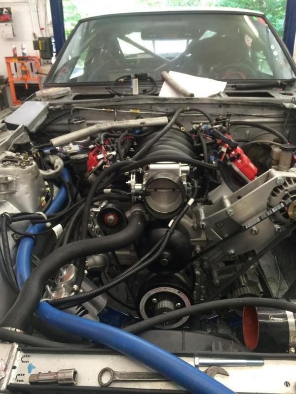 10394640_895436323806126_588023200386394