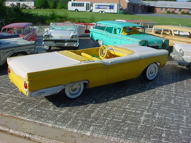 yellow-Skyliner-Rr.jpg