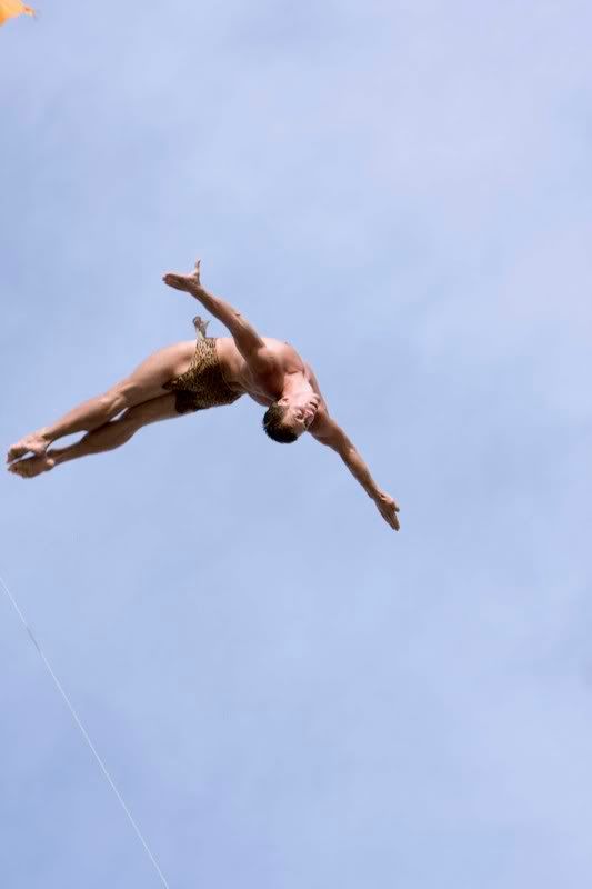 IMAGE: http://i145.photobucket.com/albums/r229/GliderParentsNTN/40D%20focus%20test/IMG_0653.jpg