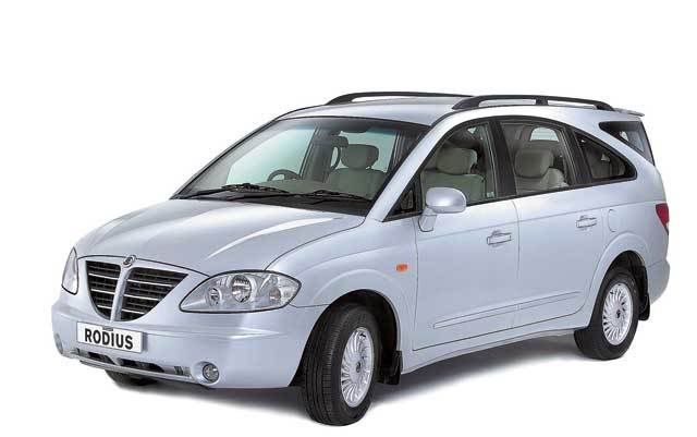 top_8autossangyong-rodius.jpg