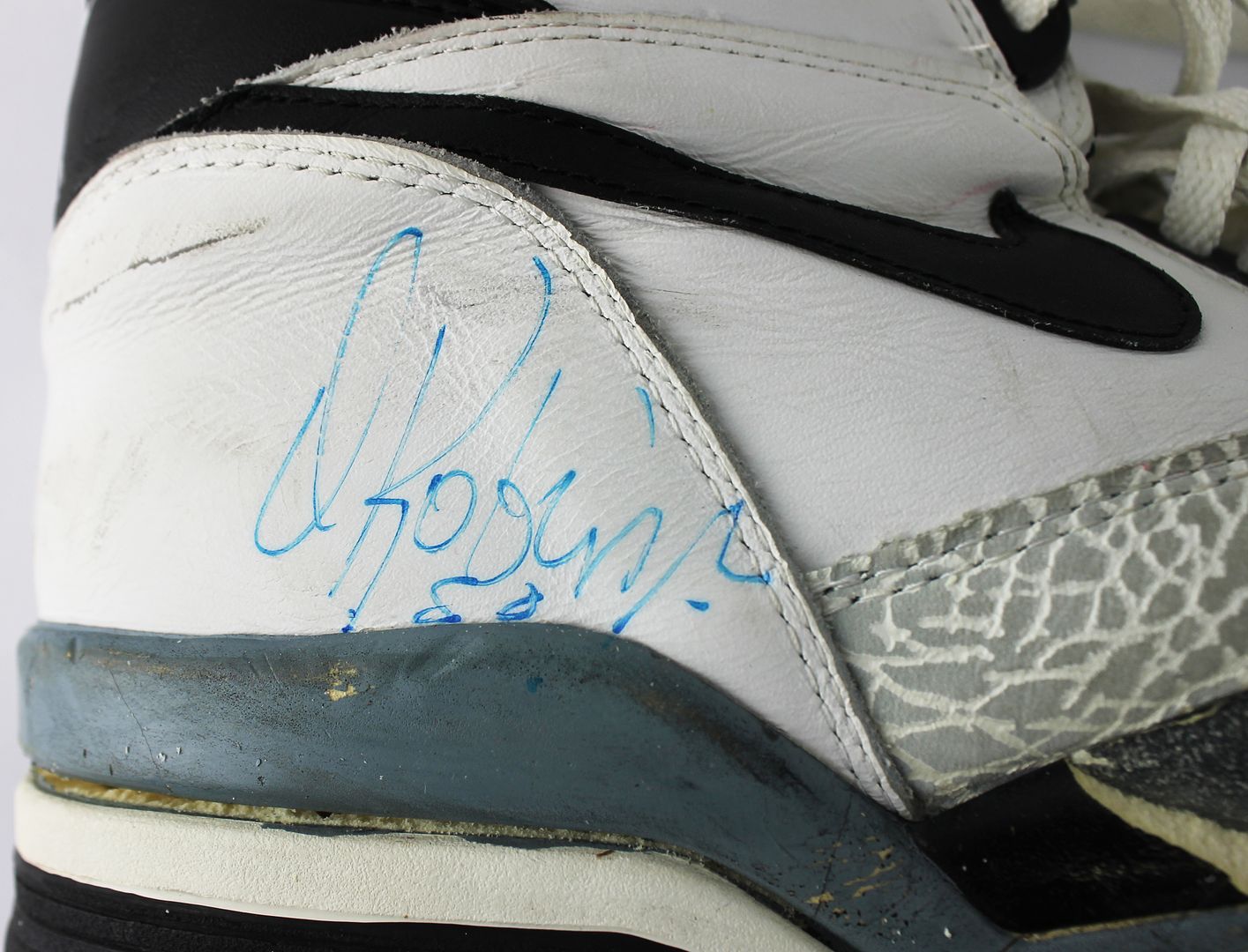 SPURS DAVID ROBINSON SIGNED GAME USED NIKE ROOKIE YEAR