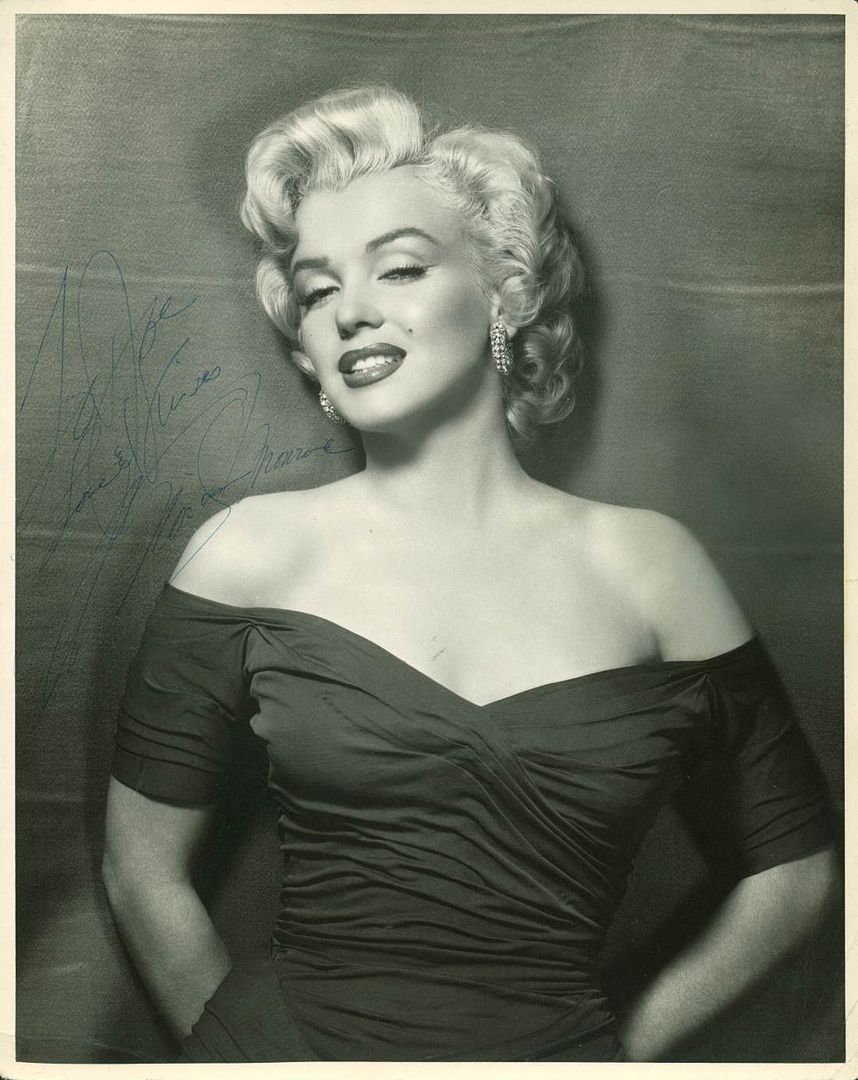 Marilyn Monroe Love And Kisses Signed 11x14 Photo Autographed Psadna 3111