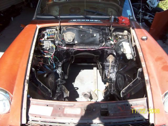 MGB_enginebay_nomotor-1.jpg