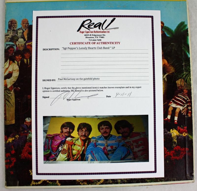 PAUL MCCARTNEY THE BEATLES SIGNED SGT PEPPER ALBUM REAL  